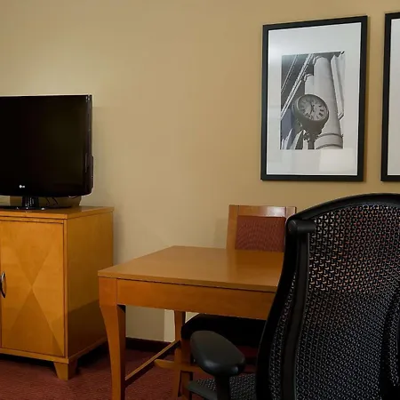 Embassy Suites By Hilton Kansas City International Airport-3